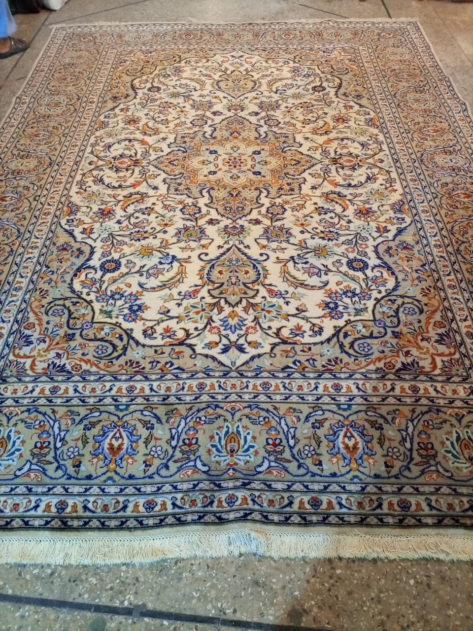 Ivory Chobi Carpet — Contemporary Wool Carpet | Double Knot